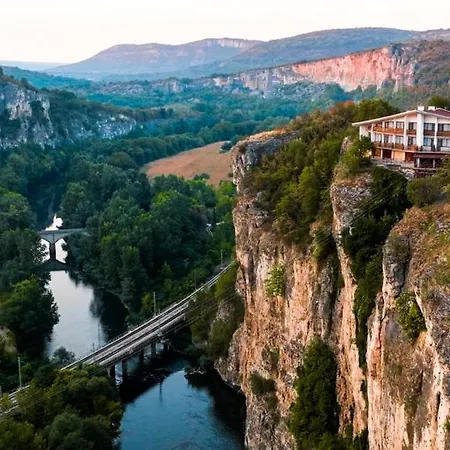 National Cave Lodge
