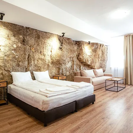 National Cave Lodge
